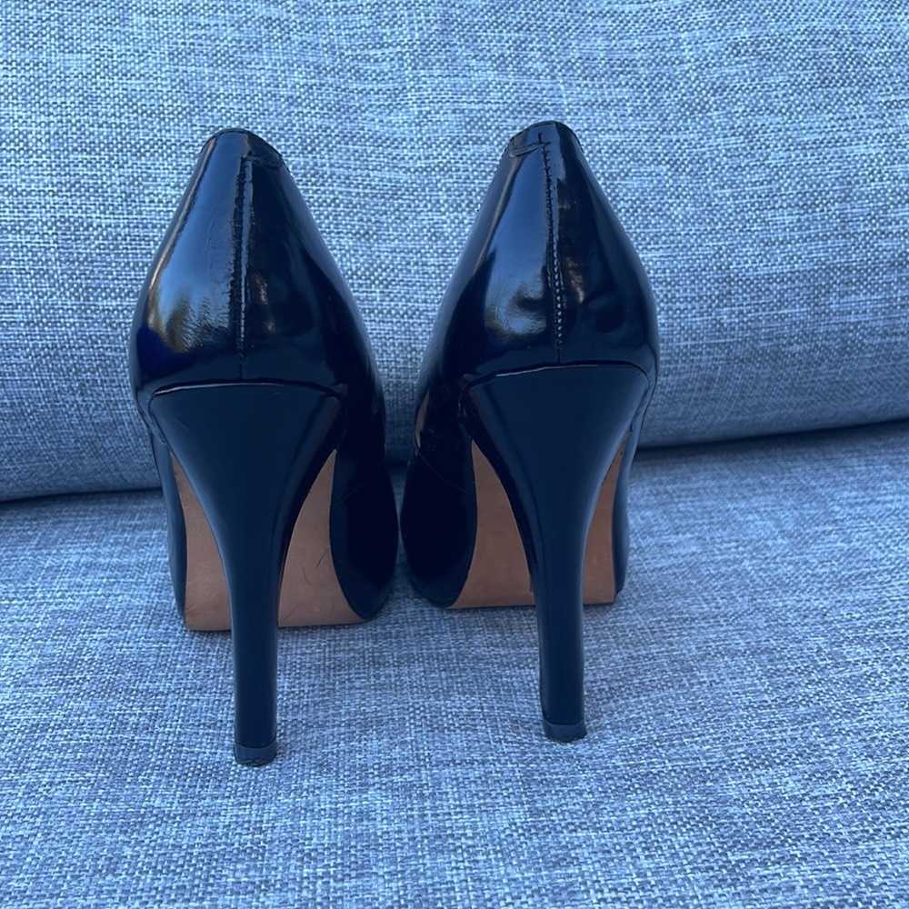 Steven by Steve Madden - black , shiny leather platform heels - Picture 3 of 12